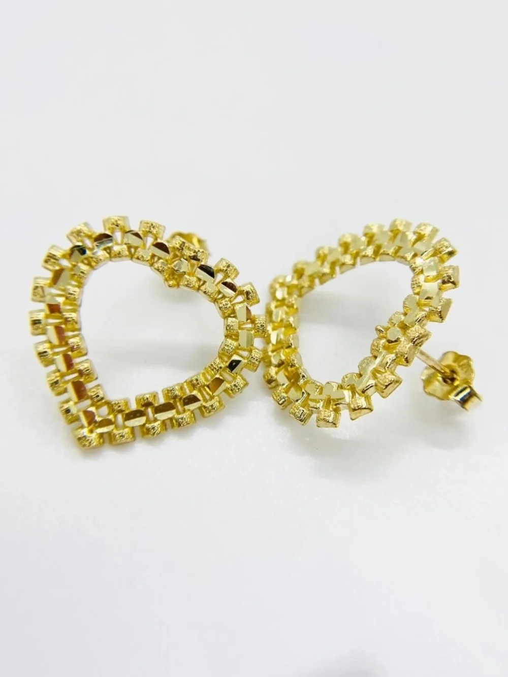 N/A elegant gold